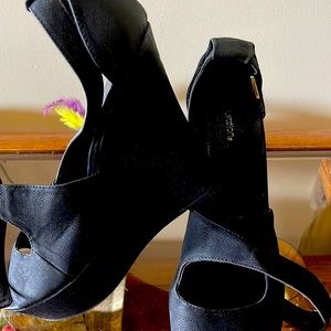 Black Wedges
